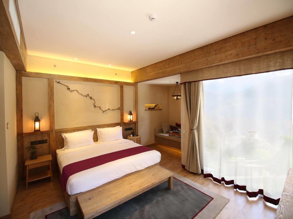 Hotel Lux* Tea Horse Road Benzilan Exterior foto