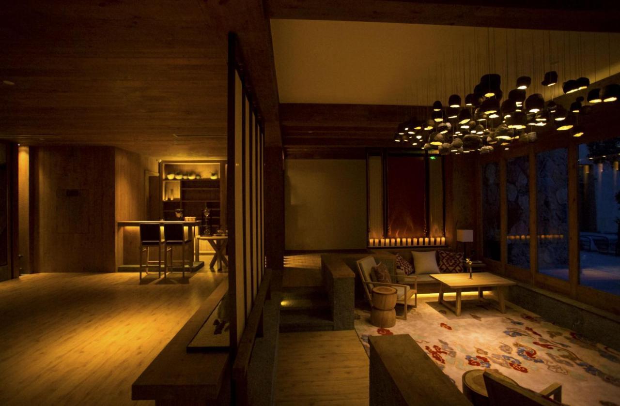 Hotel Lux* Tea Horse Road Benzilan Exterior foto