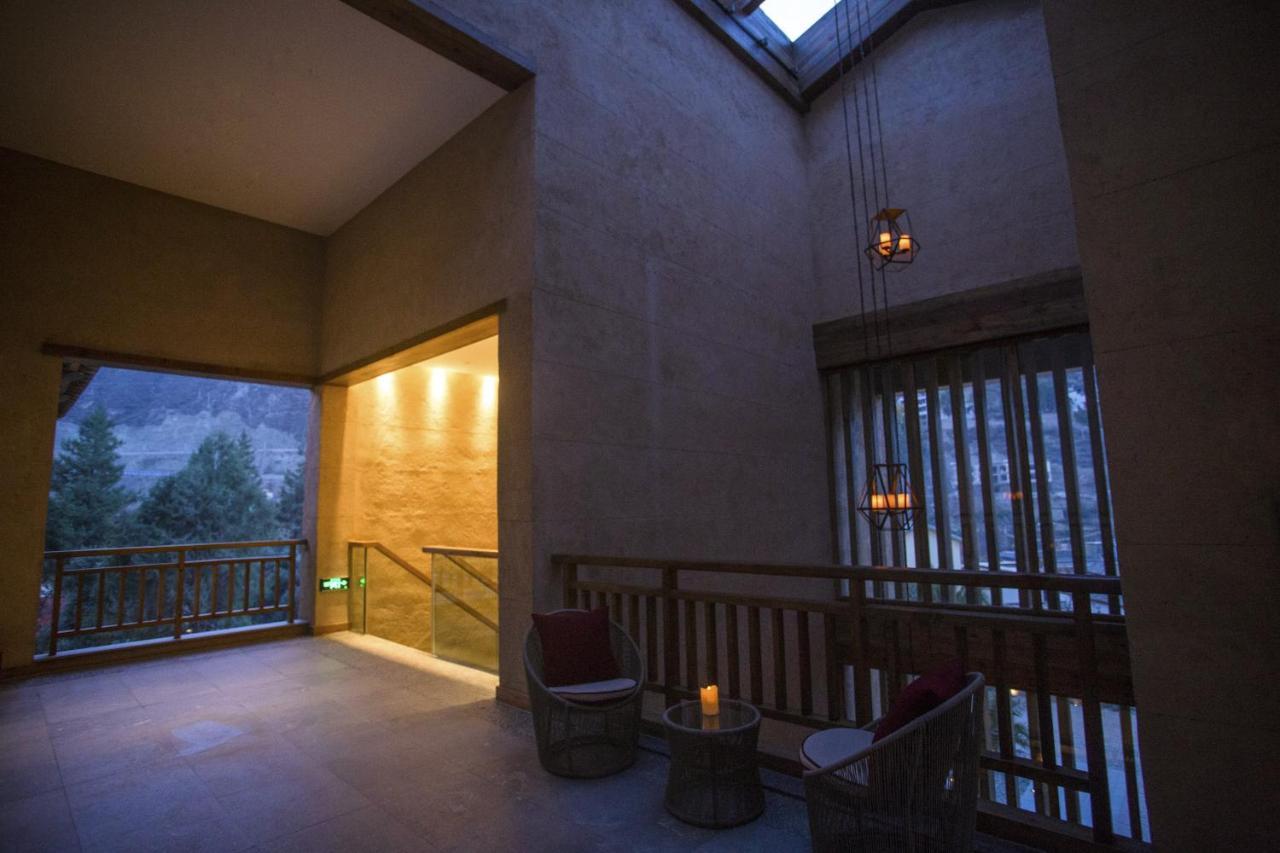 Hotel Lux* Tea Horse Road Benzilan Exterior foto