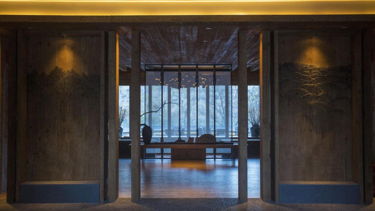 Hotel Lux* Tea Horse Road Benzilan Exterior foto